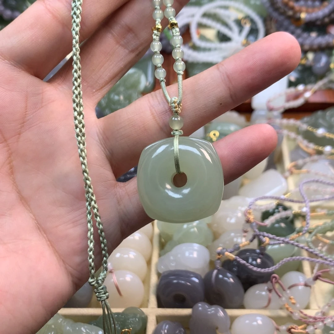 【闪购商品】颈饰未镶嵌和田玉