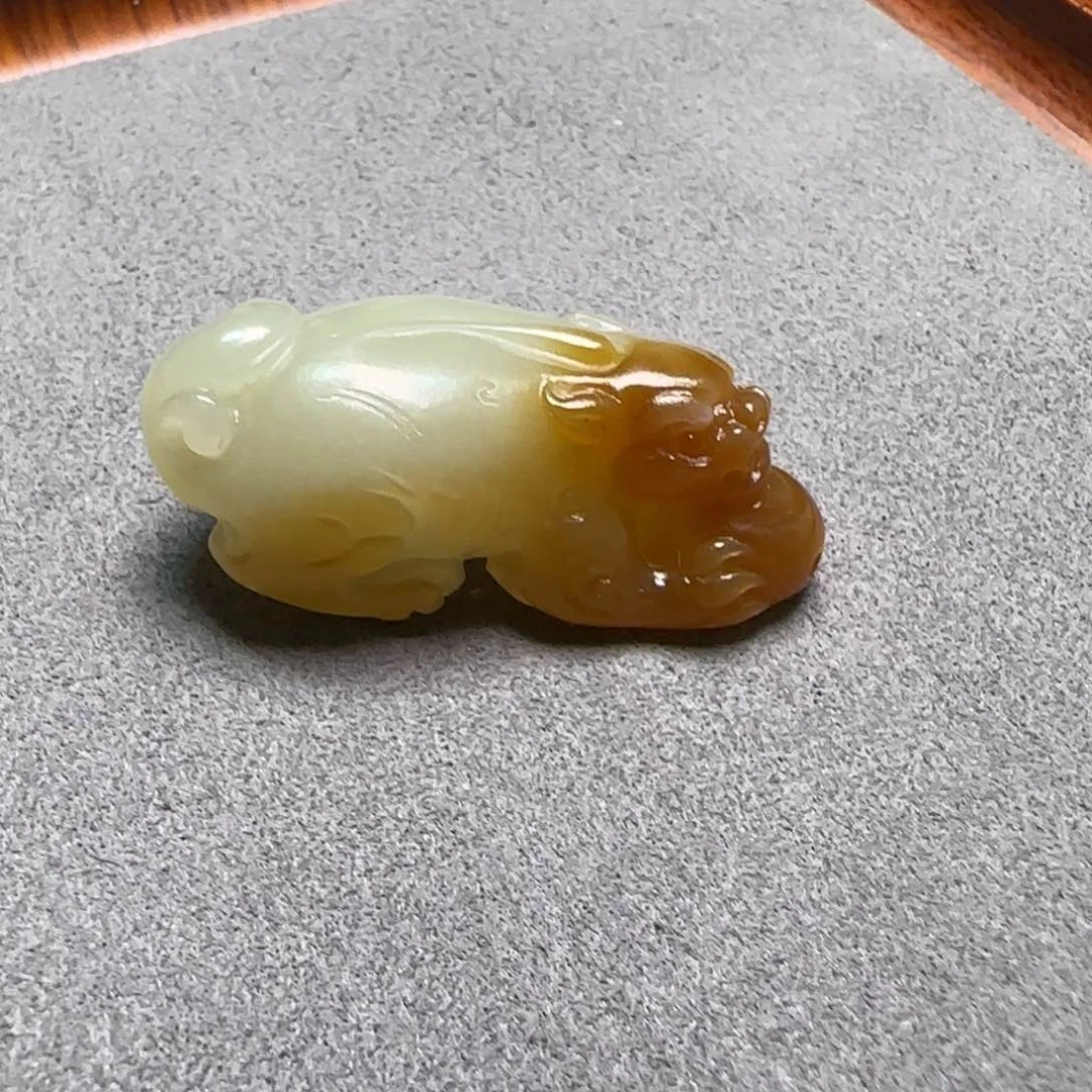 和田玉未镶嵌颈饰宝**妈