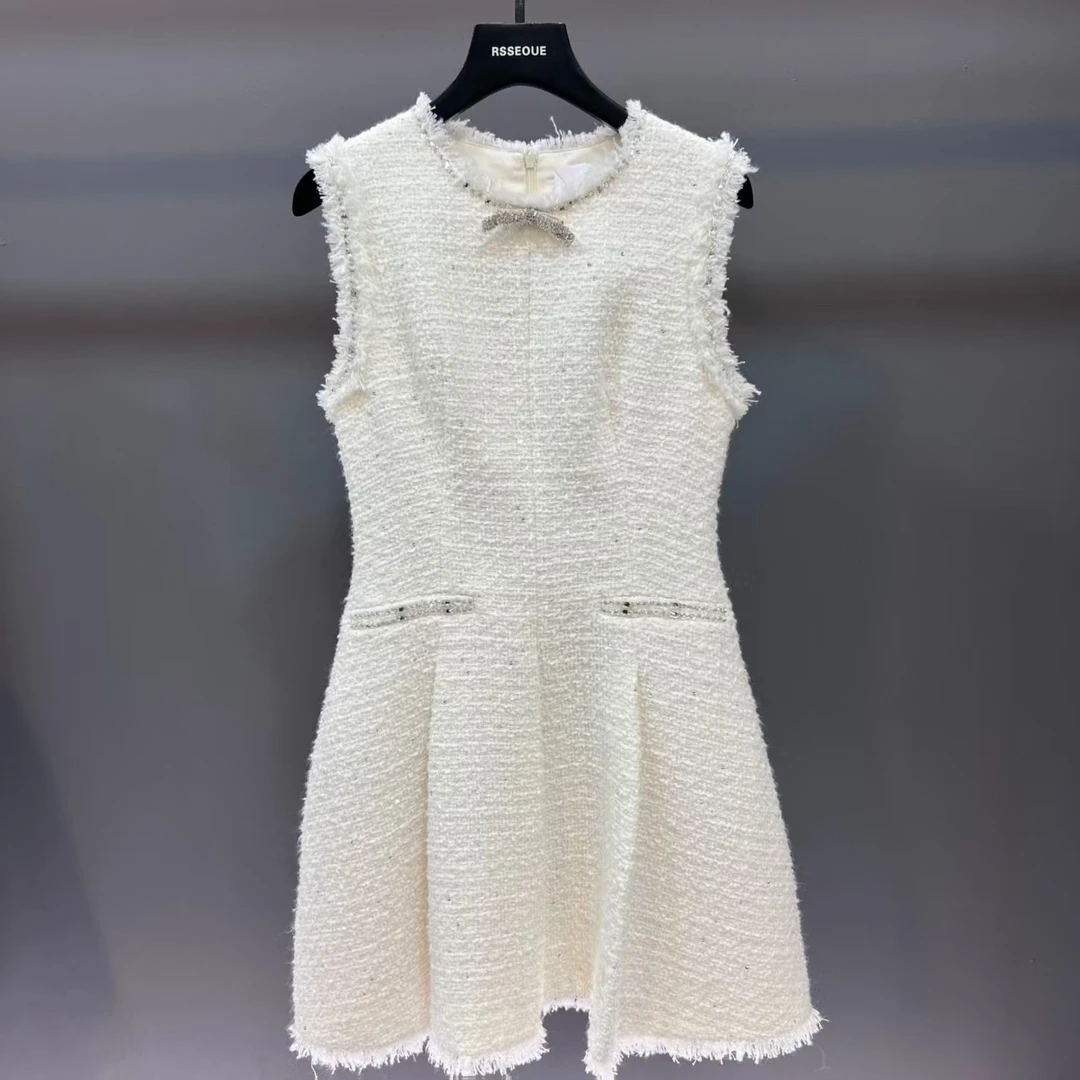 2025春秋新款镶钻粗花呢小香风连衣裙气质显瘦百搭女士无袖修身