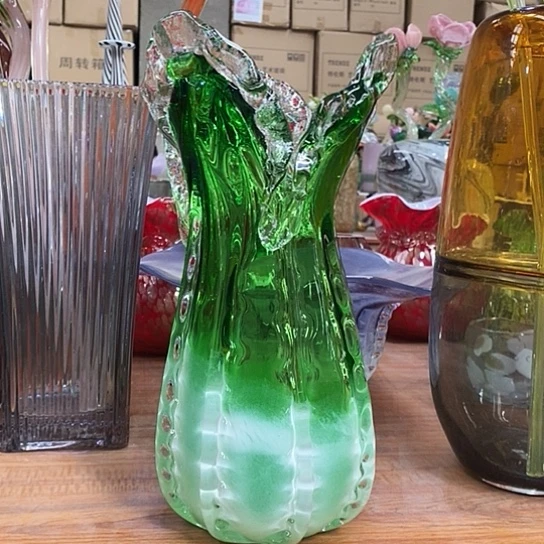 琉璃花瓶高33厘米口径12厘米