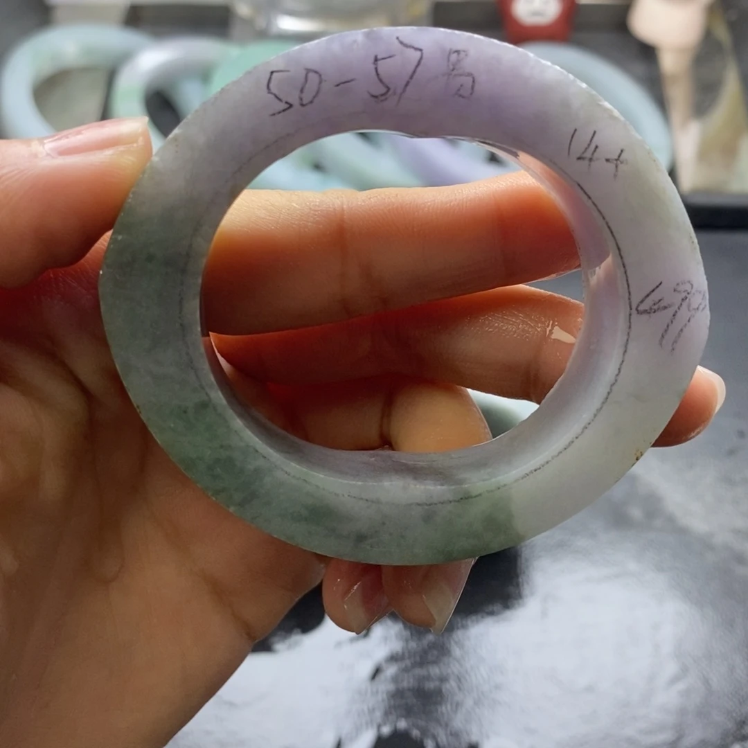 定制翡翠未镶嵌翡翠手镯