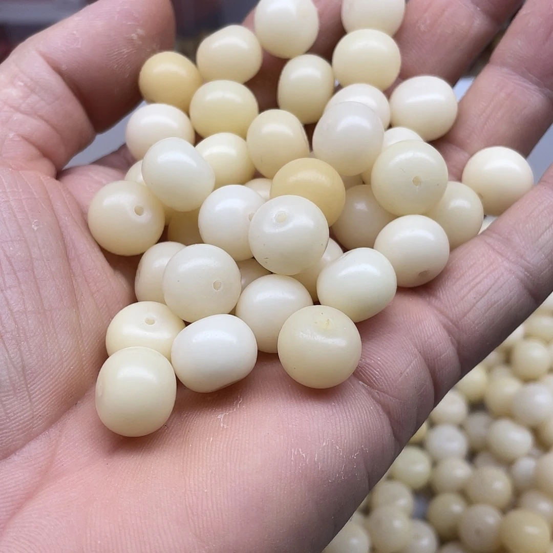白玉菩提吊坠13.5奶黄苹果60颗