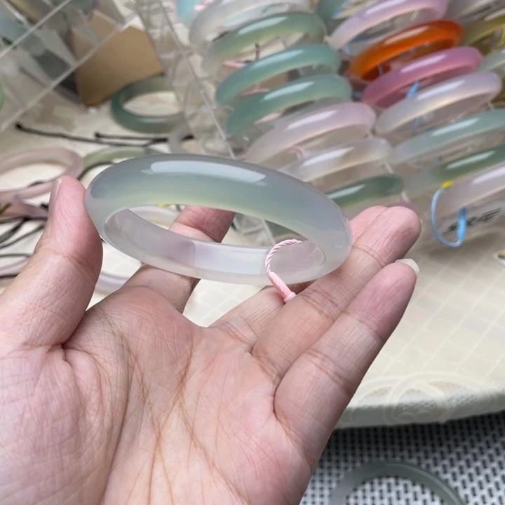 玛瑙/玉髓未镶嵌手镯54圈
