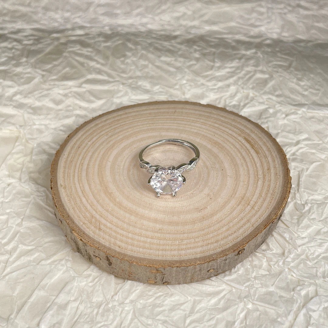 蛇纹八星八箭精品白戒指————————————高货