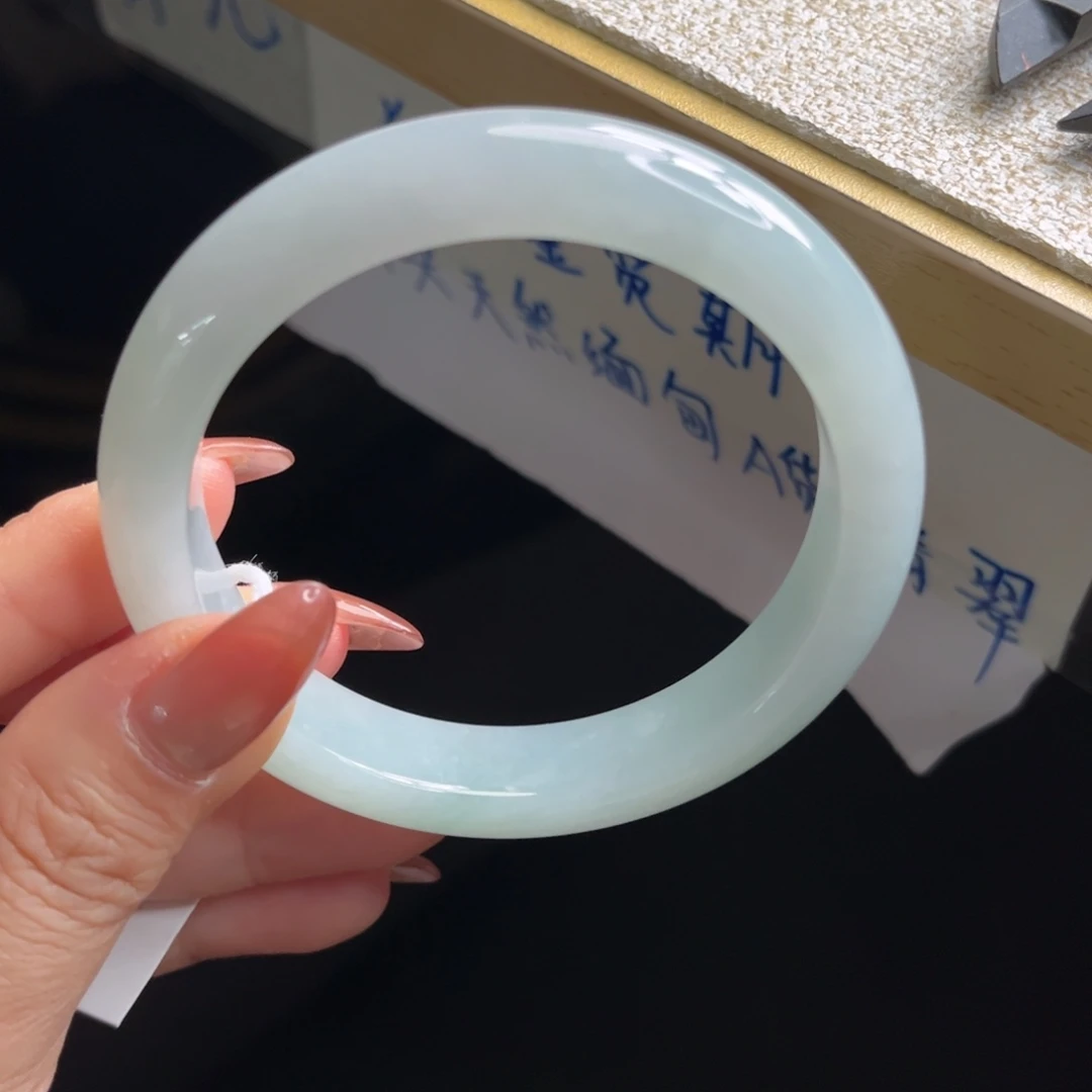 翡翠未镶嵌手镯手镯