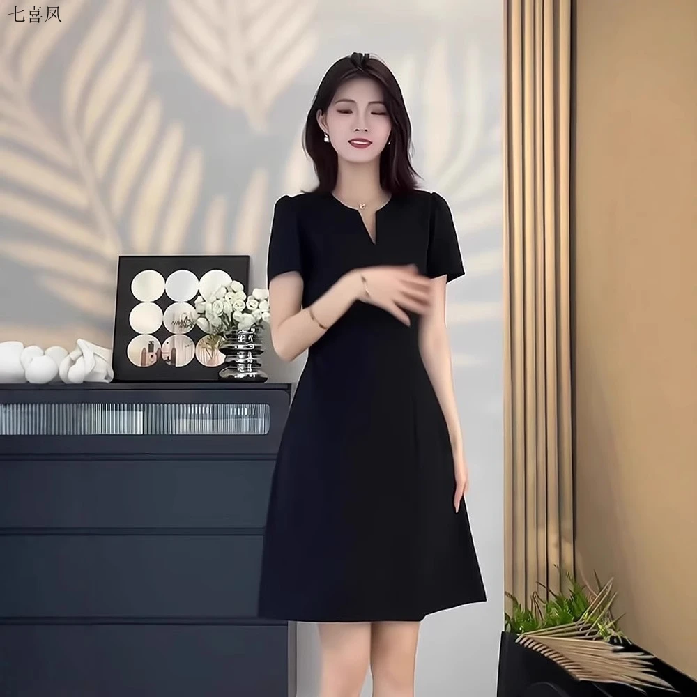 黑色简约气质连衣裙女夏季大码显瘦独特短裙收腰赫本风