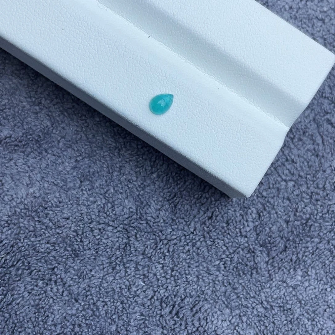 碧玺裸石未镶嵌0.27Ct。