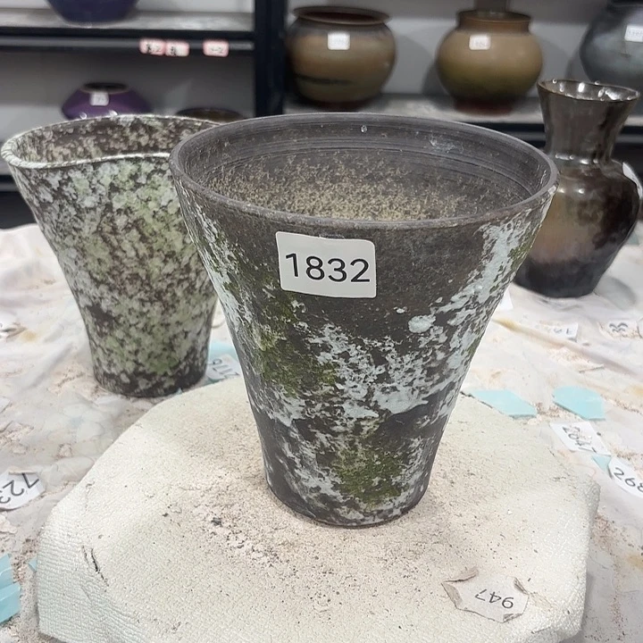 摆件高18，口16.5，有孔1832，