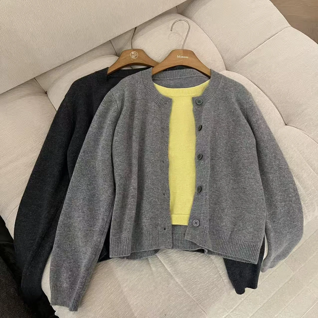 秋冬新款高级感圆领撞色假两件针织上衣（衣长58)