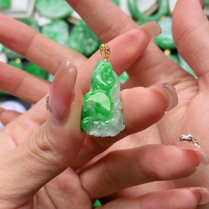 翡翠颈饰未镶嵌吊坠