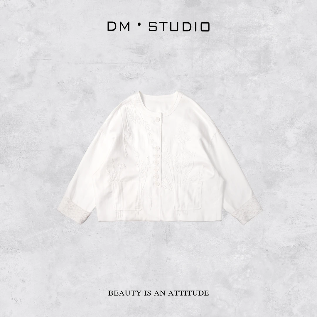 DEDM•STUDIO/新中式国风刺绣钩花袖圆领排扣衬衫上衣（C28771）