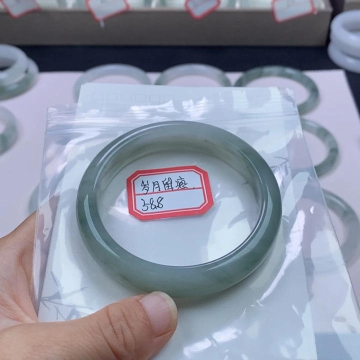 岁***痕未镶嵌手镯石英质玉