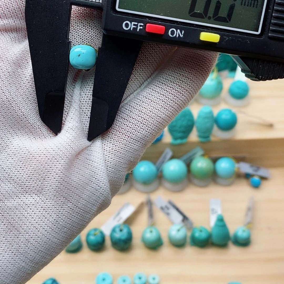 未镶嵌绿松石珠宝奇石