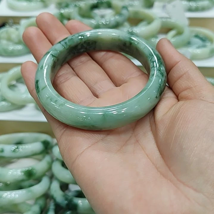 透闪石-蛇纹石玉手镯未镶嵌乖**鱼