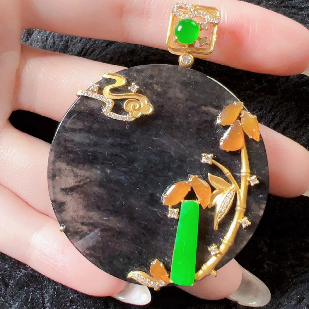 翡翠18K金镶嵌颈饰签收后24小时鉴赏期，过时不退