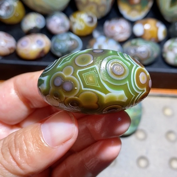 未镶嵌玛瑙/玉髓珠宝半成品25