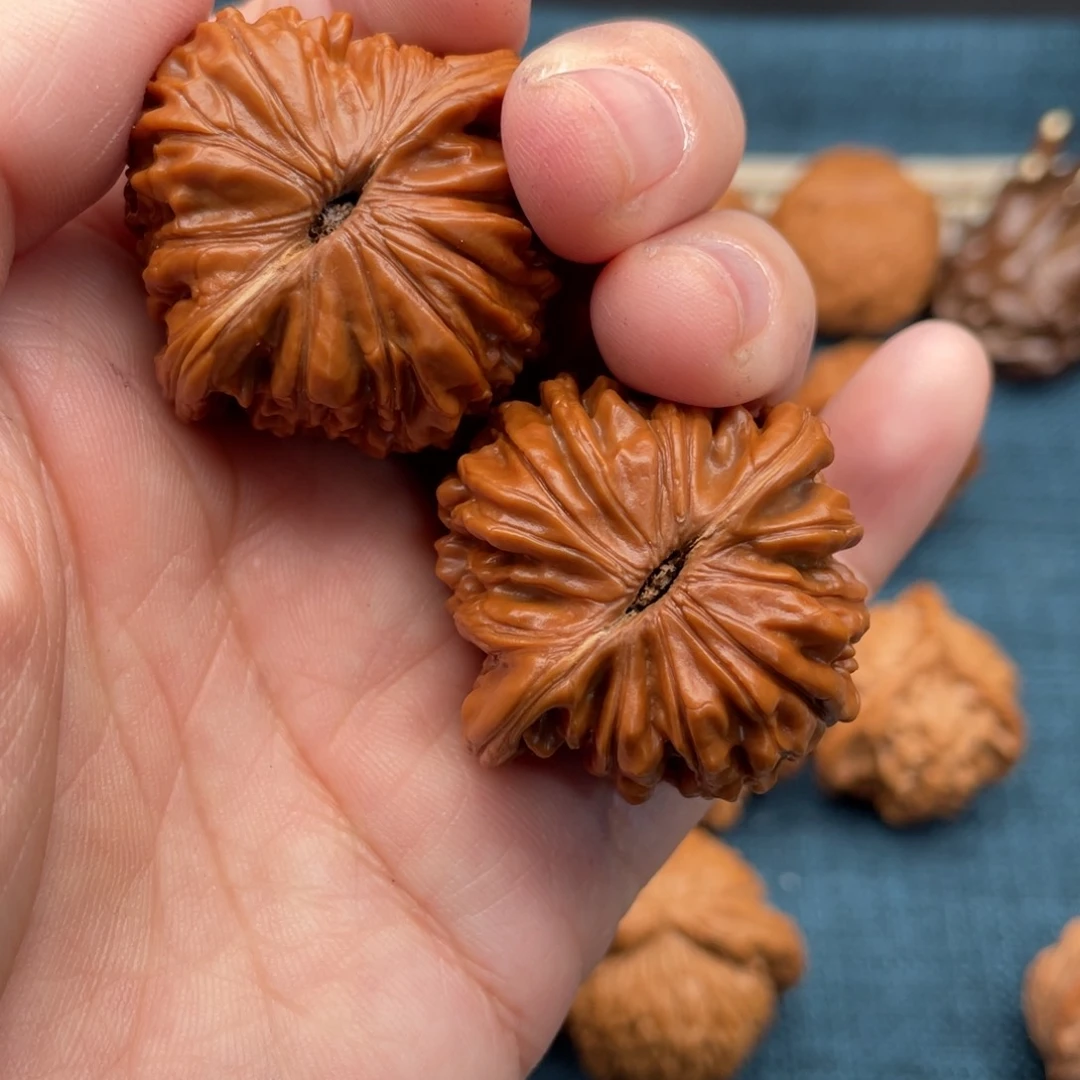 文玩核桃把件37全品红皮楼