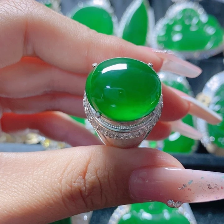 翡翠颈饰未镶嵌星*162。