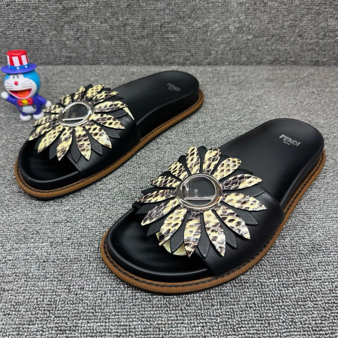 99新 FENDI/芬迪 38码 黑色一字拖 D0805