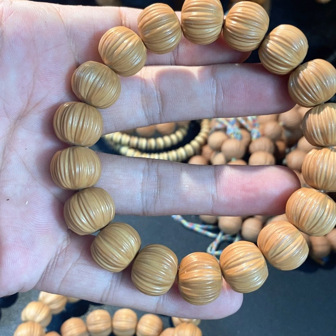 山***风猴头核桃手串菠萝蜜