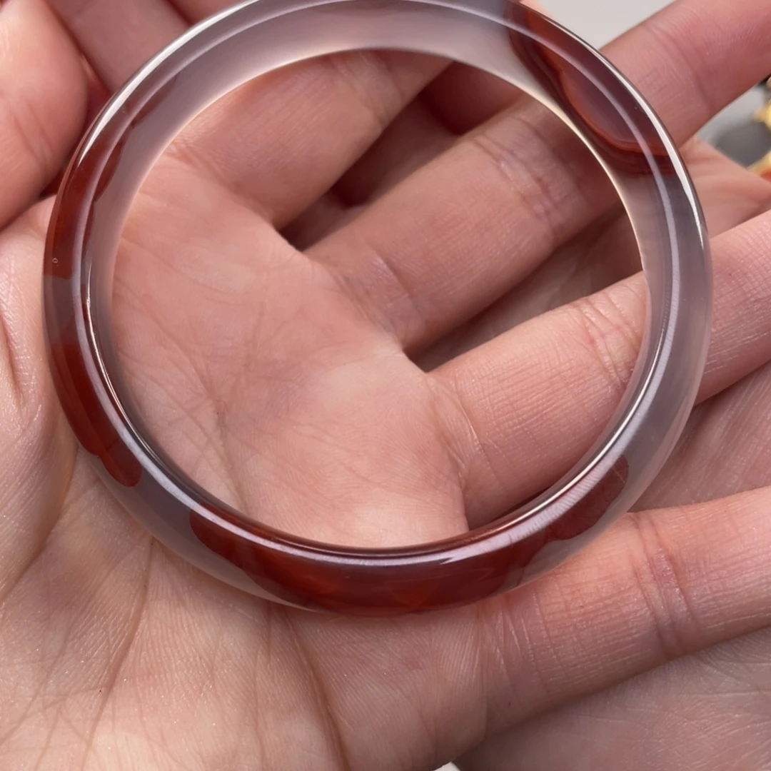 玉***梅南红玛瑙未镶嵌南红手镯