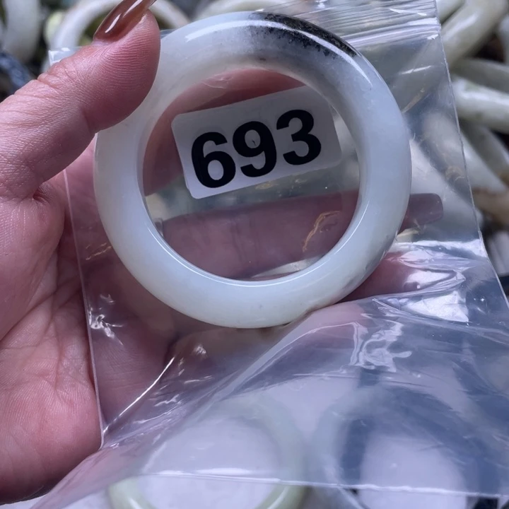 黑****蛇纹石玉未镶嵌手镯