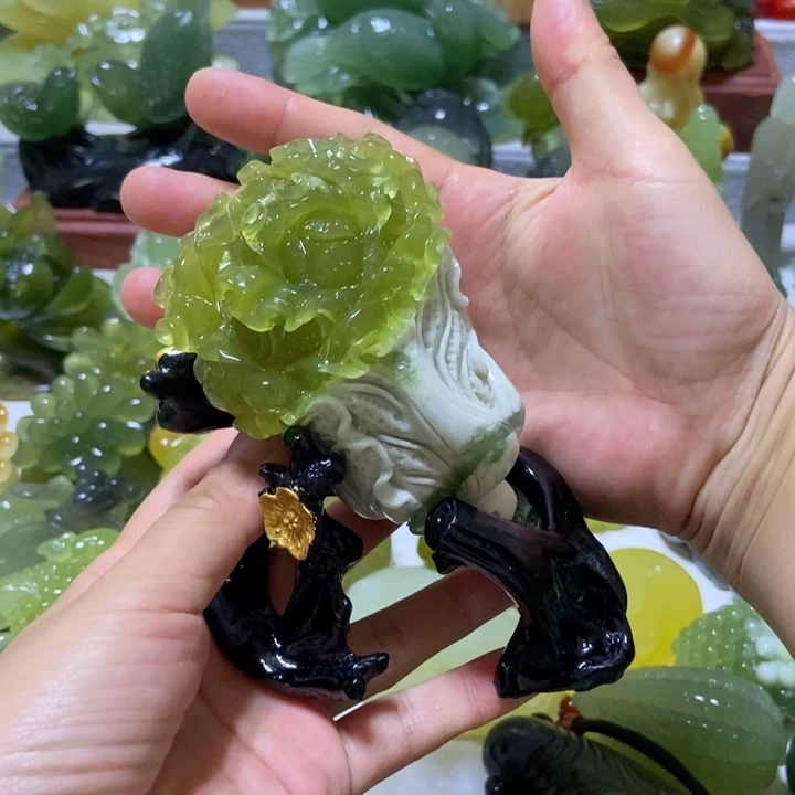 【闪购商品】蛇纹石玉未镶嵌把件赢*
