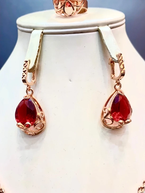 铜合金合成锆石项链 红色奢华百搭气质耳勾镶嵌宝石三件套首饰