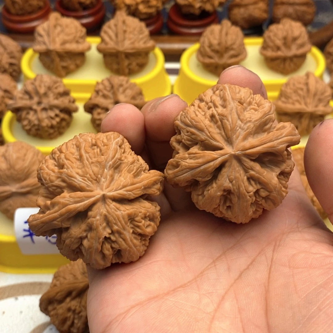 小***喝吊坠文玩核桃48尺 全品大粗筋 77