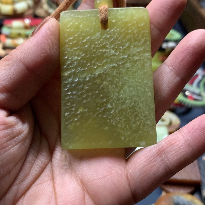 K***K蛇纹石玉合金颈饰