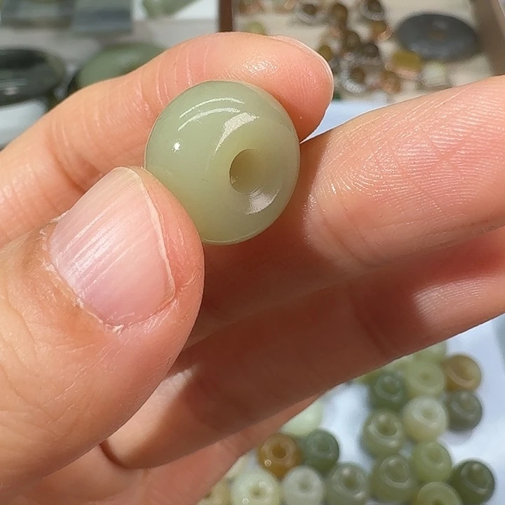 和田玉（糖玉）未镶嵌颈饰106