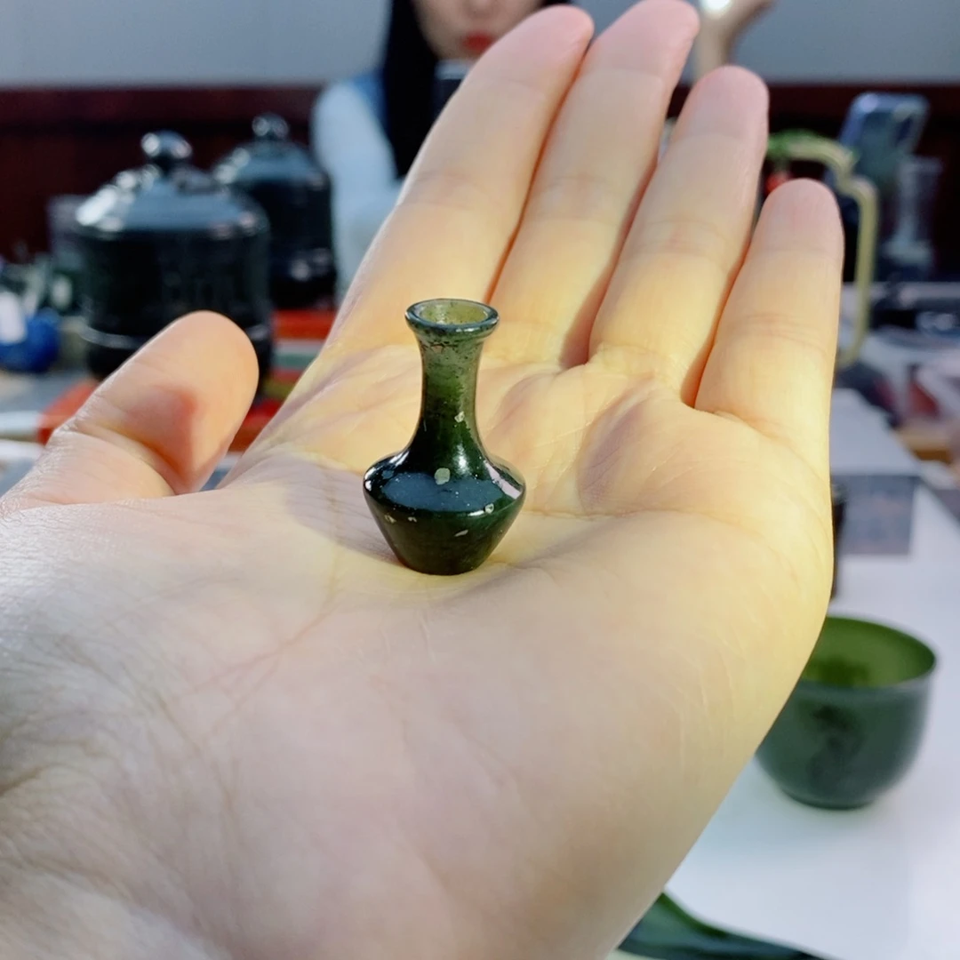 未镶嵌和田玉（青玉）摆件