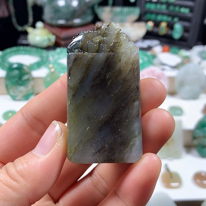 未镶嵌独山玉颈饰