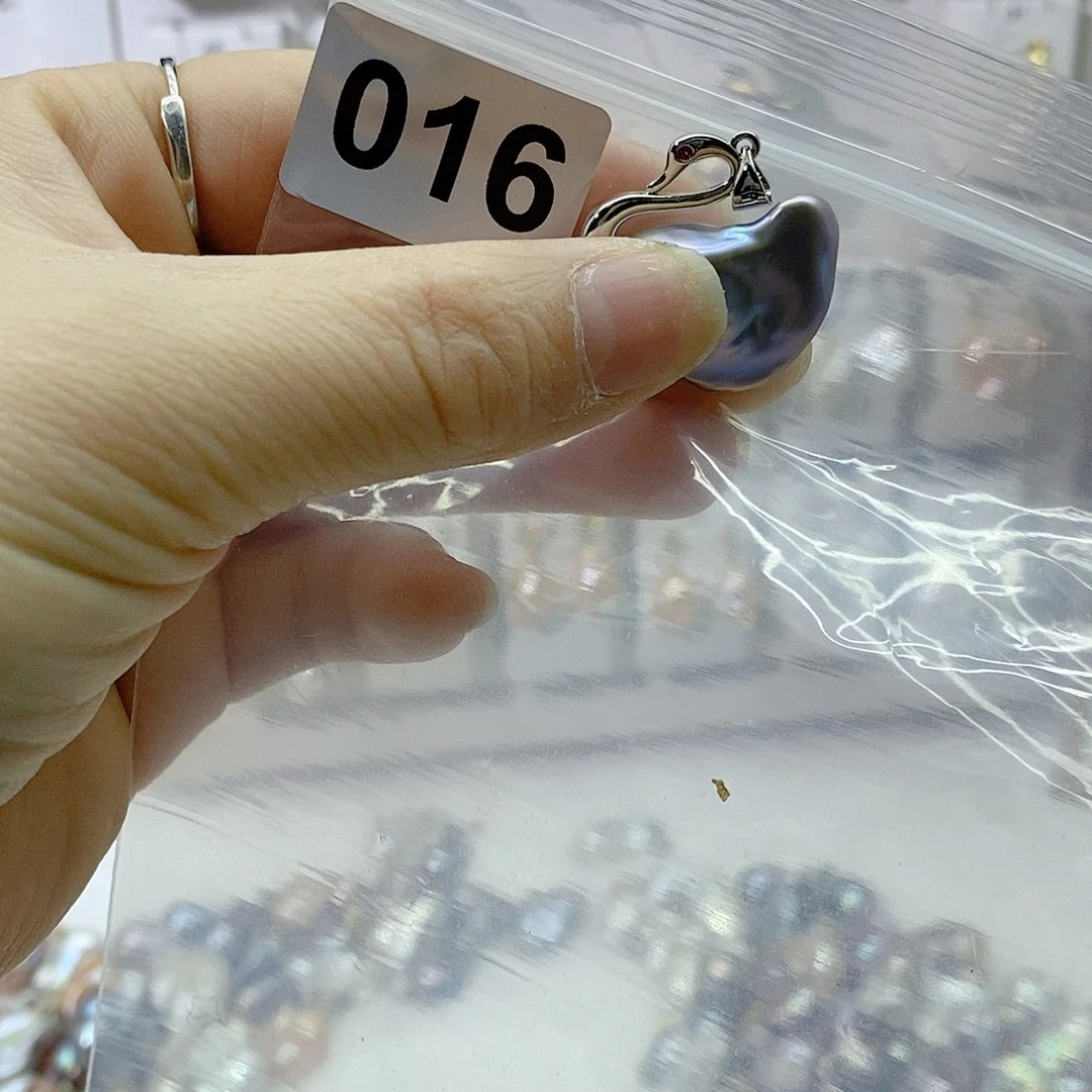 淡水珍珠颈饰合金