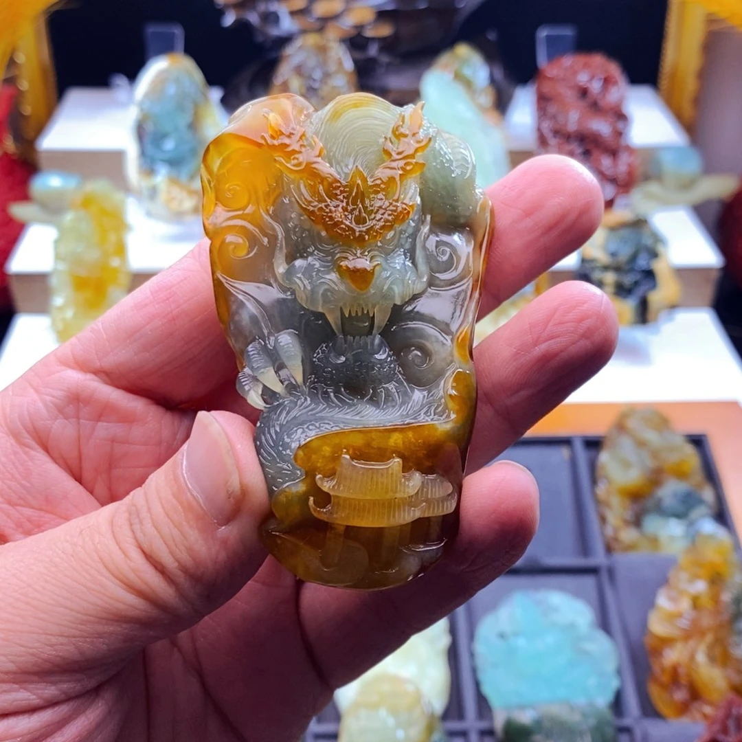 蛇纹石玉未镶嵌颈饰大*牛