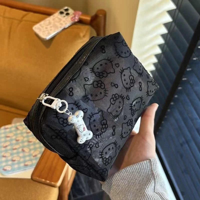 【外贸原单~送挂饰】可爱Kitty手拿包复古港风休闲立方体式化妆包