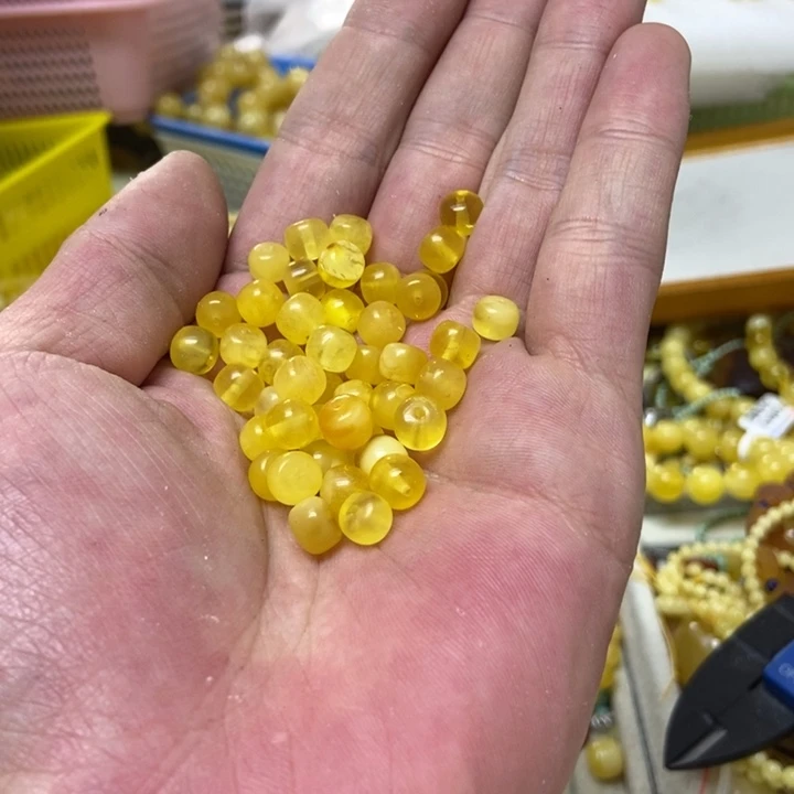 蜜蜡未镶嵌裸石多样性发货20粒