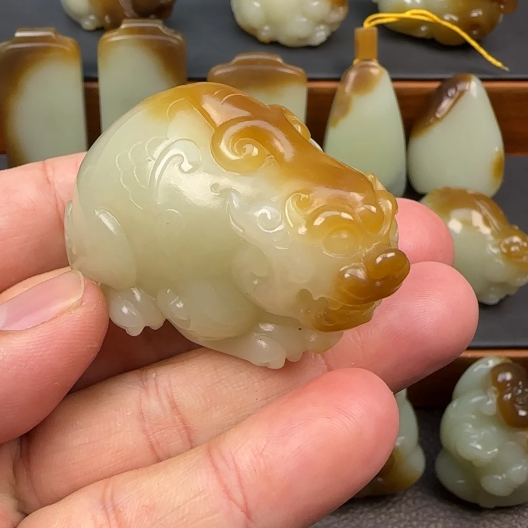 和田玉（糖玉）未镶嵌颈饰