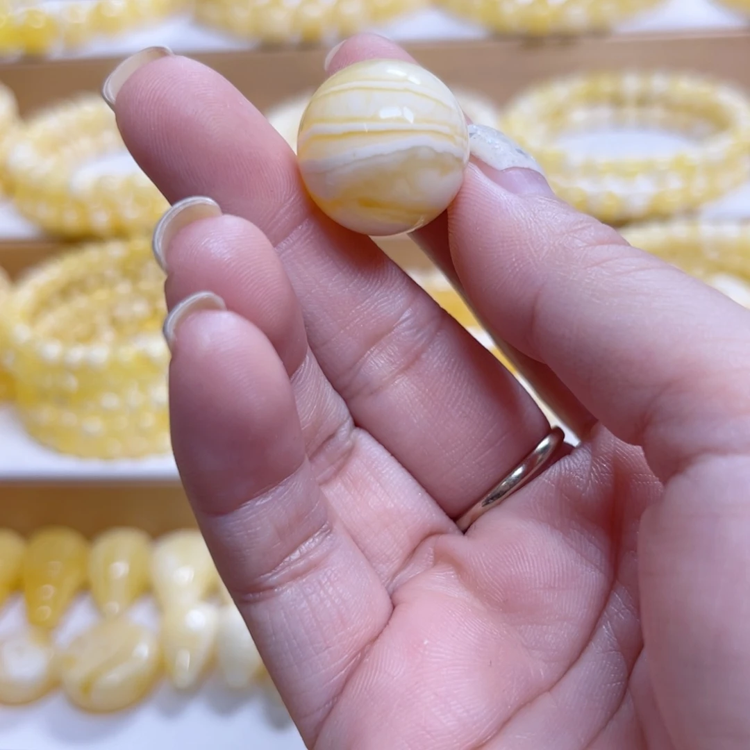 琥珀未镶嵌颈饰天然蜜蜡