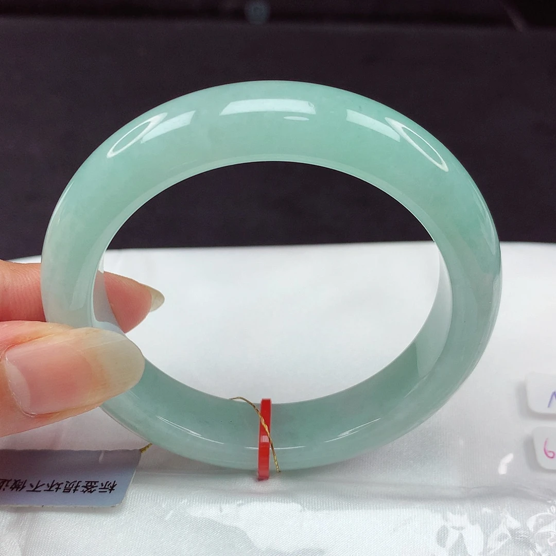 翡翠手镯未镶嵌55圈548