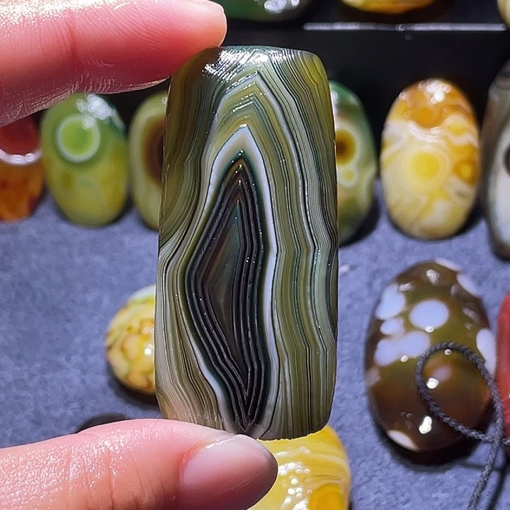 玛瑙/玉髓未镶嵌珠宝奇石