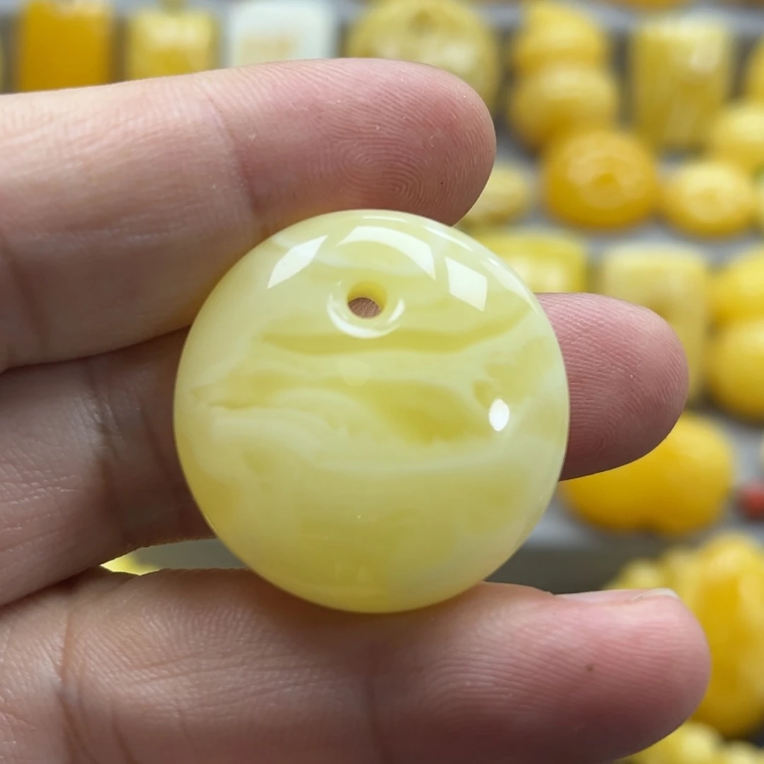 蜜蜡未镶嵌珠宝奇石