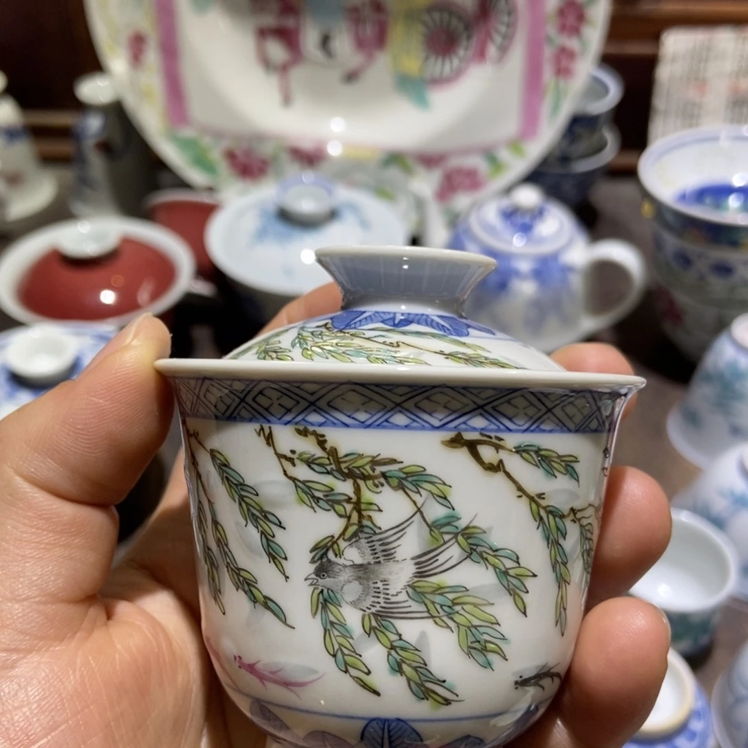 乐****拉陶瓷艺术品的设计