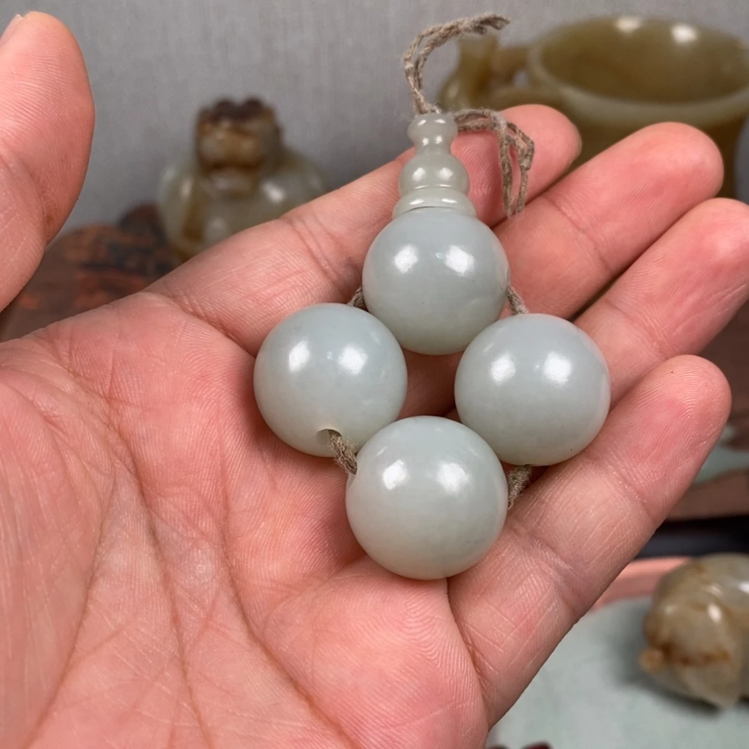 谢***哥非常精美的脖挂件