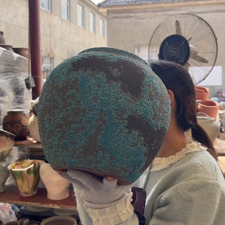 无孔 高24 口17。