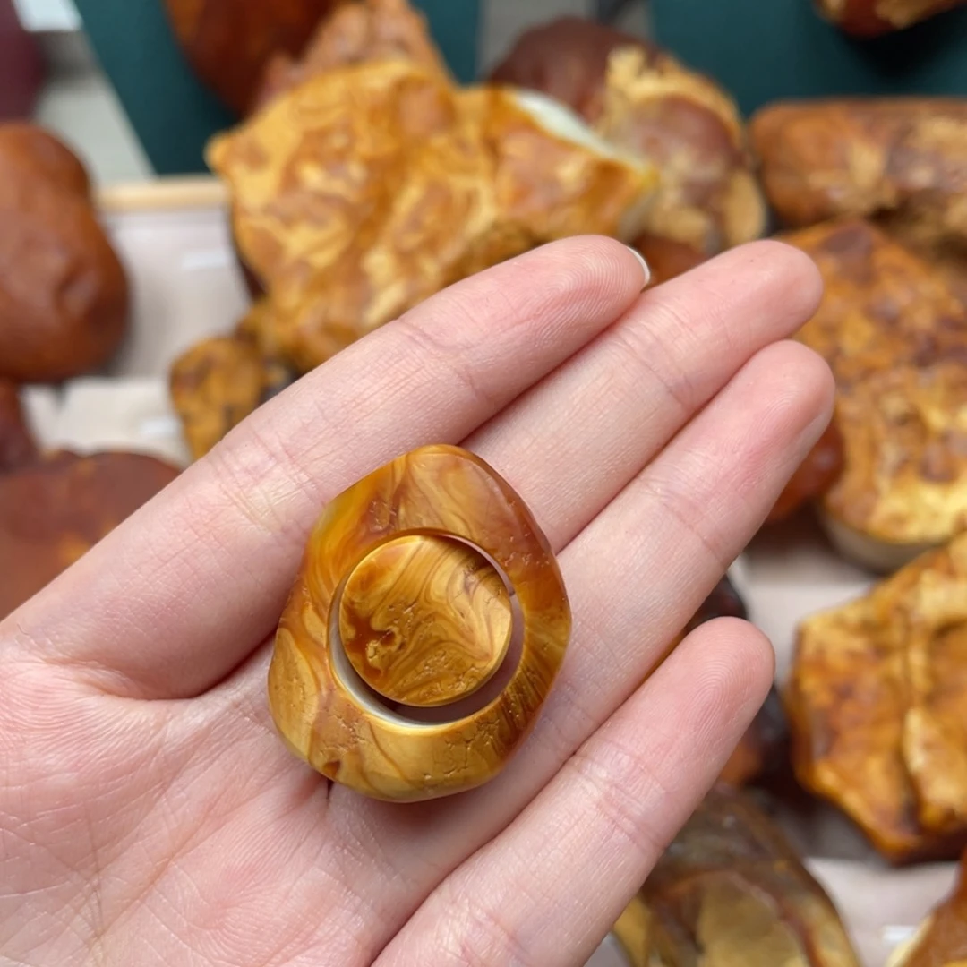 琥珀珠宝奇石未镶嵌醉**央