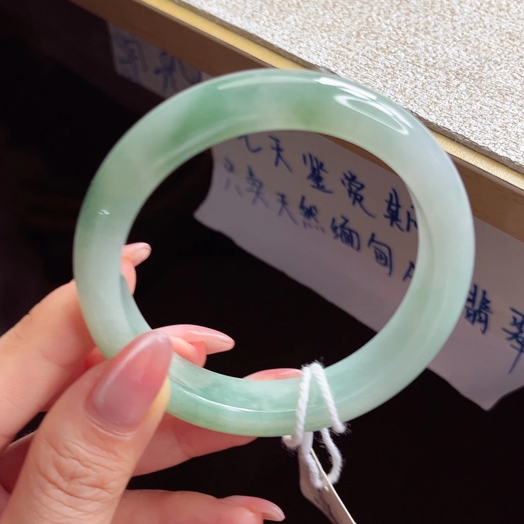 翡翠未镶嵌手镯手镯