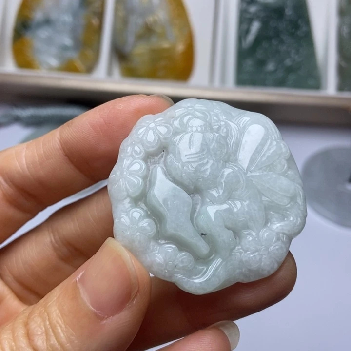 翡翠未镶嵌颈饰翡翠
