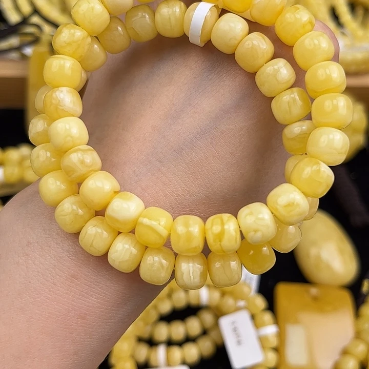 琥珀未镶嵌颈饰琥珀