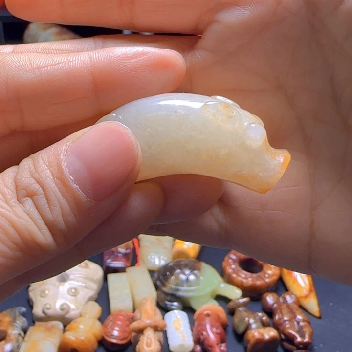 和田玉颈饰未镶嵌